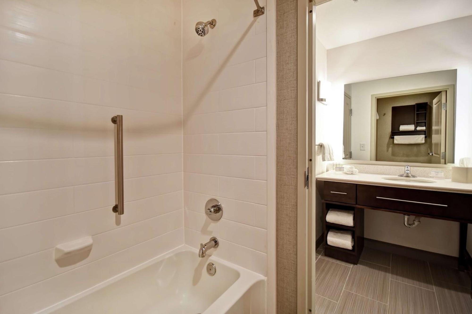 Homewood Suites By Hilton Novi Detroit Екстериор снимка